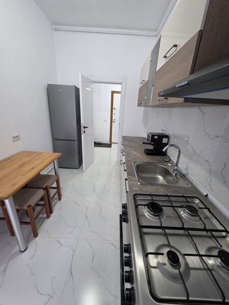 Dobroesti, pe strada Persicului, la parter, bloc 2023, centrala, parcare,