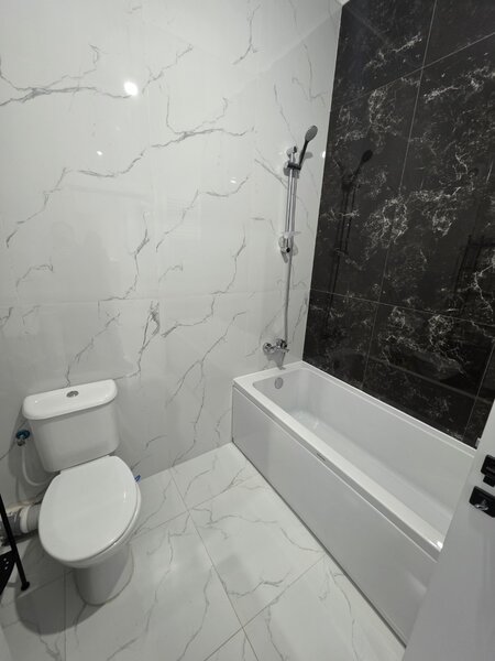 Dobroesti, pe strada Persicului, la parter, bloc 2023, centrala, parcare,